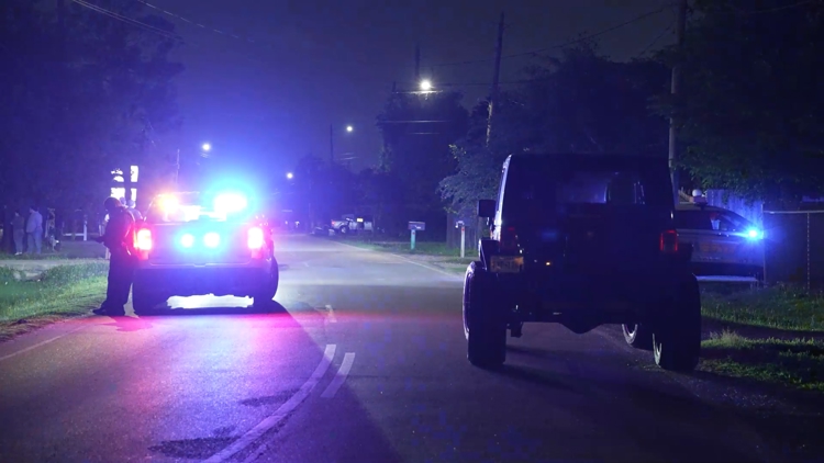 Woman shot outside home; Harris County deputies say suspect hit by car ...