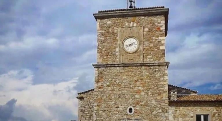 Trevico, rubata la cassaforte della cattedrale con 10 chili di oggetti ...