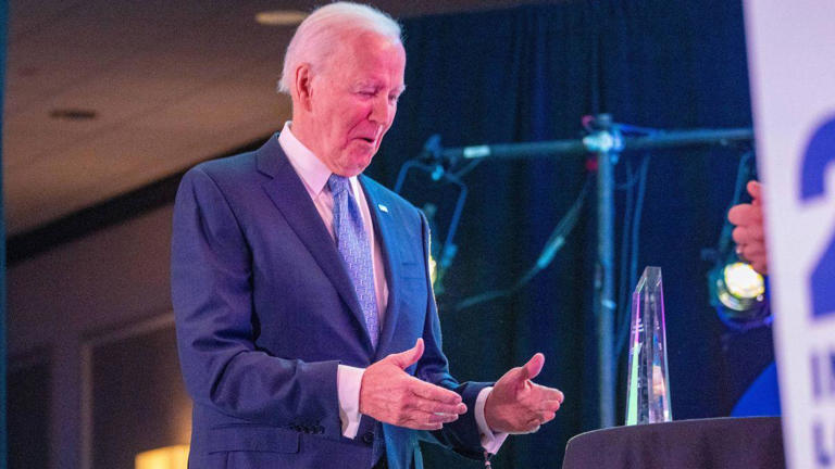 Joe Biden's 'awkward gaffe' draws backlash after he calls out Syracuse ...