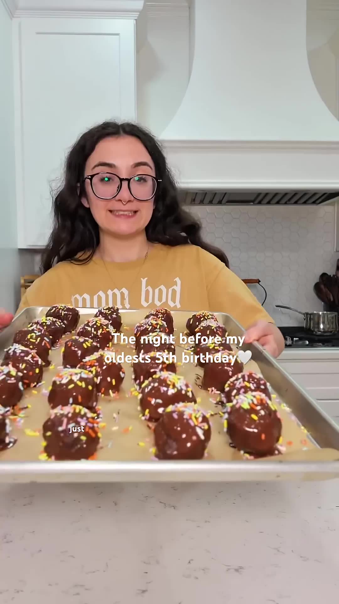 Fun dessert: homemade cake pops from scratch