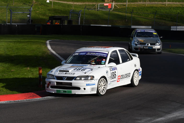 Special Alpine and victorious Vectra among Cadwell Park BARC highlights
