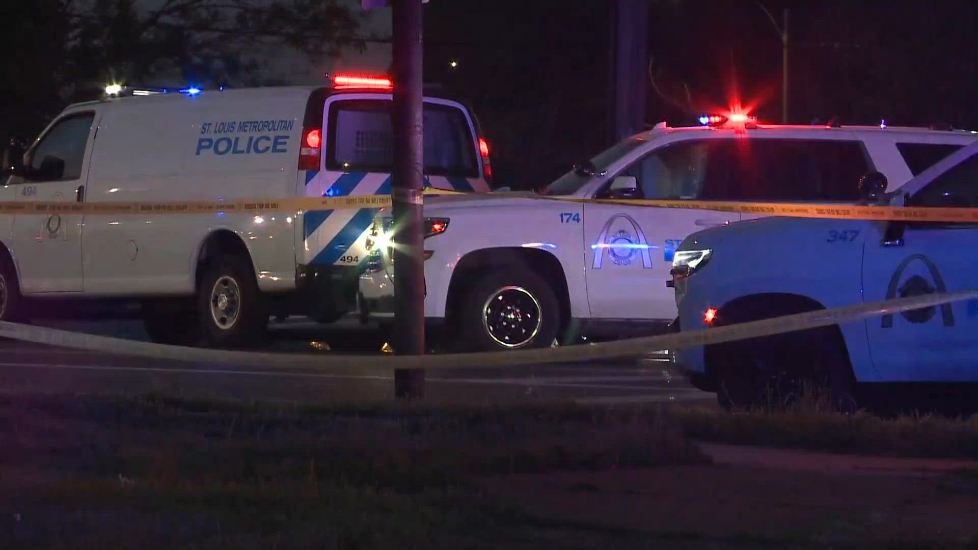 1 dead in quadruple shooting at north St. Louis market