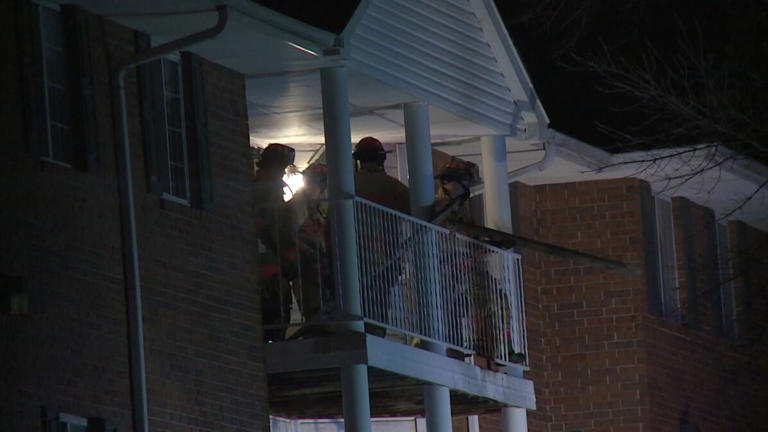 Crews respond to early morning apartment fire in Lincoln