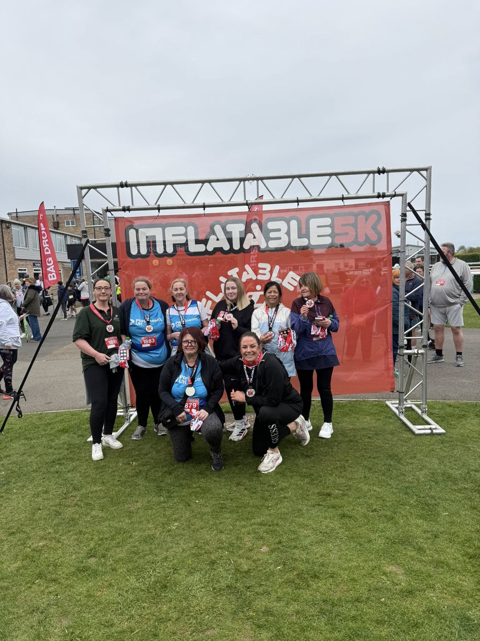 Care home workers run for charity