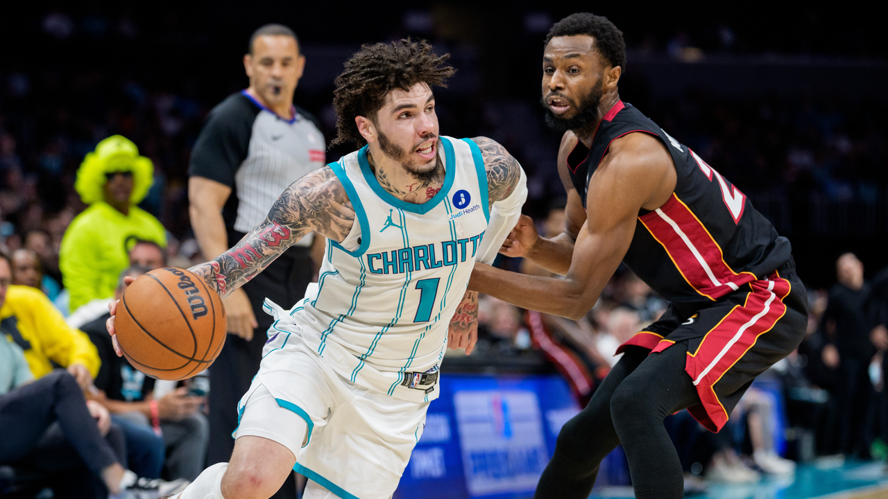 Amazon’s first NBA live stream faces major technical difficulties