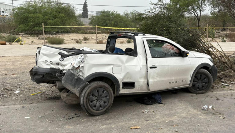 Conductor muere tras invadir carril y chocar contra poste en Santa ...