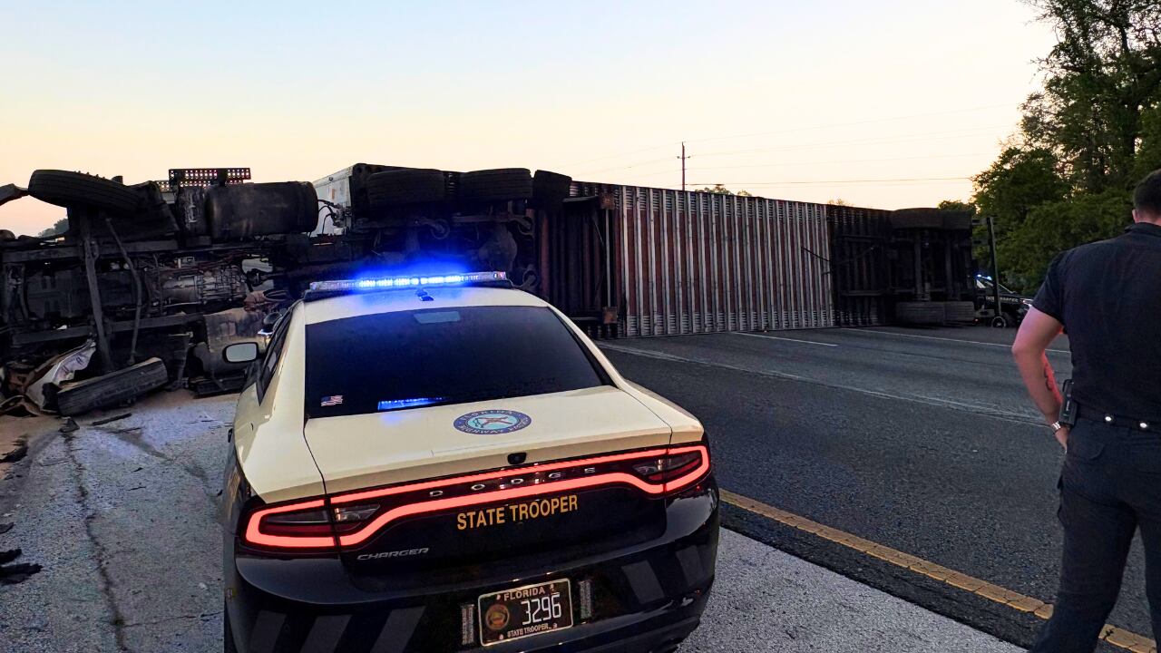 Lanes reopen after semi-truck driver falls asleep on I-75, causing wreck