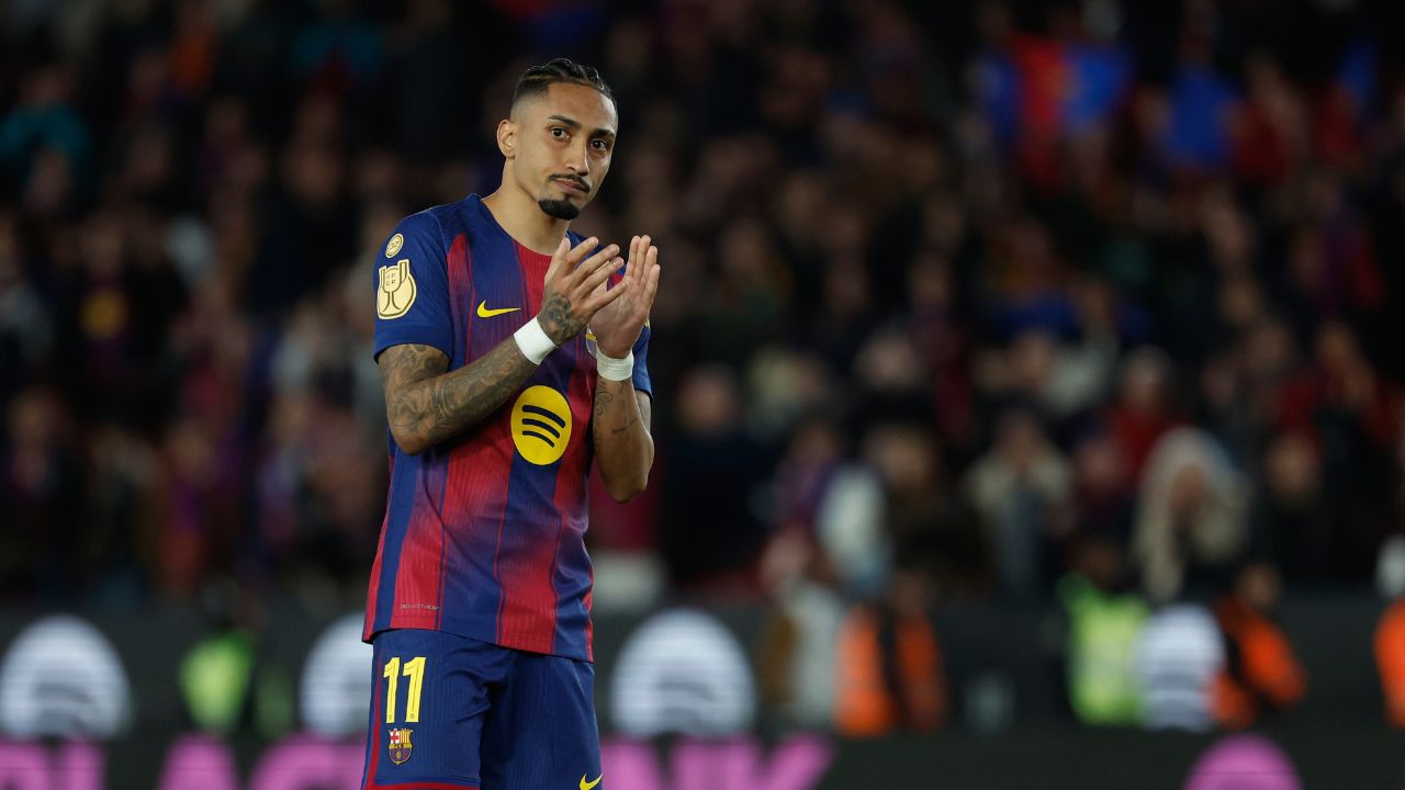 Barcelona’s Raphinha apologizes for gesture toward Atletico fans