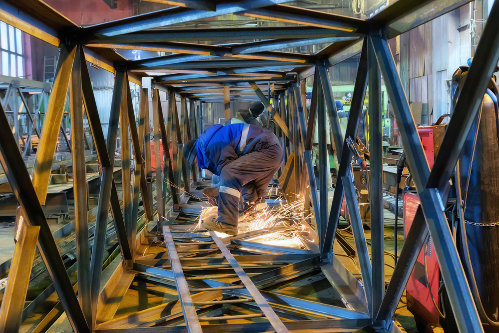 14 rare photos of construction on the Eiffel Tower