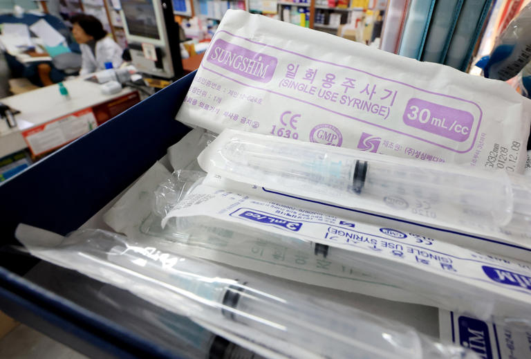 Editorial: Syringe shortages demand expanded stockpile mandates