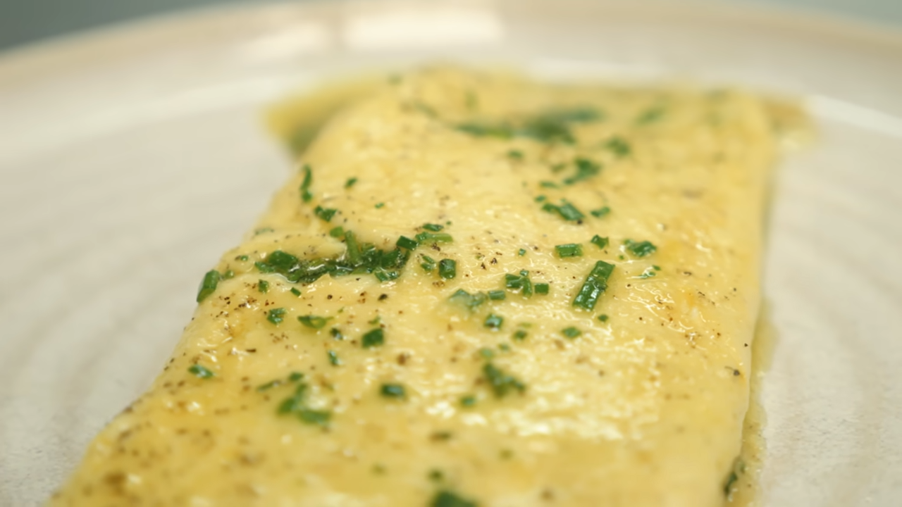 How chefs make the perfect omelette