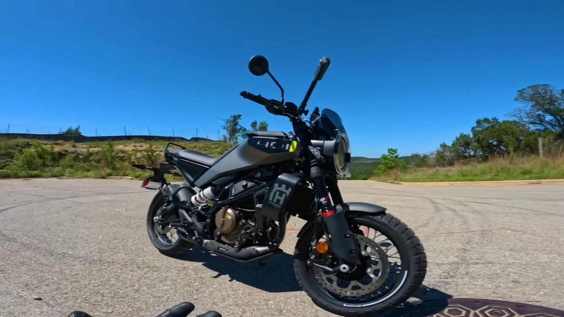 Husqvarna Svartpilen 401 first ride and review