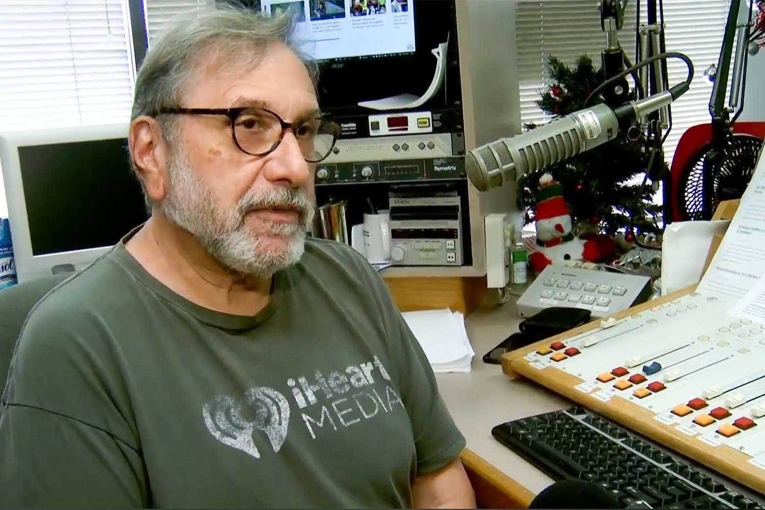 Beloved radio host retires after 48 years. A few months later, he's ...