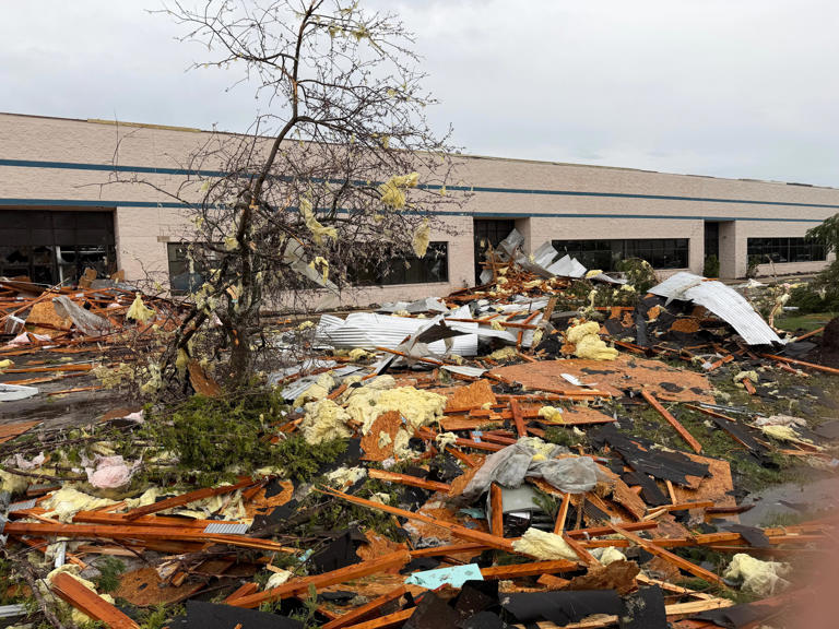 Wisconsin tornado causes damage but no injuries in Sussex and Lisbon