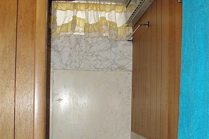 electric-baseboard-heater-in-shower-1200×1200