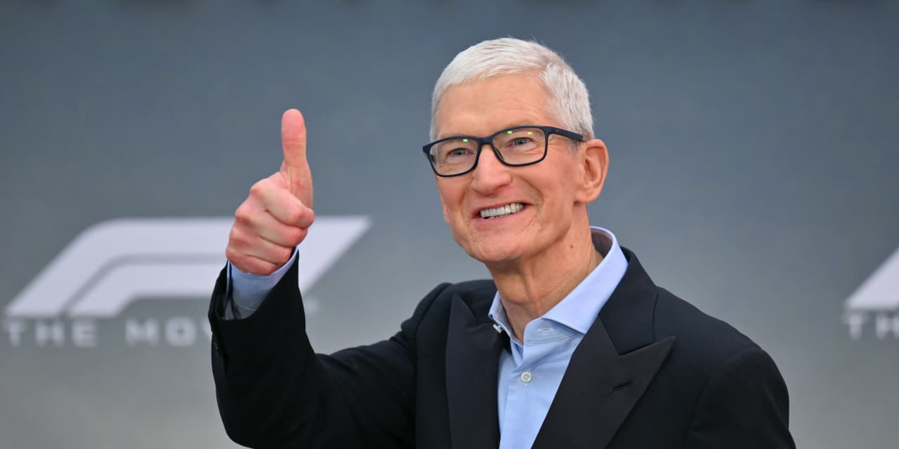 Tim Cook is back to buying Nike stock, four months after an ill-timed ...