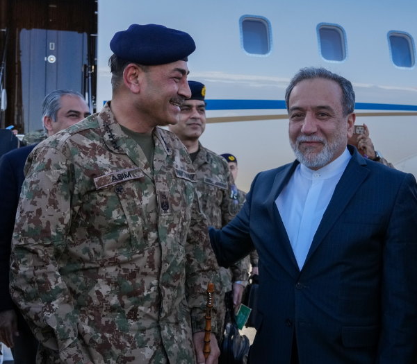 Pakistan mediators rush to break US-Iran logjam as talks stall and ...