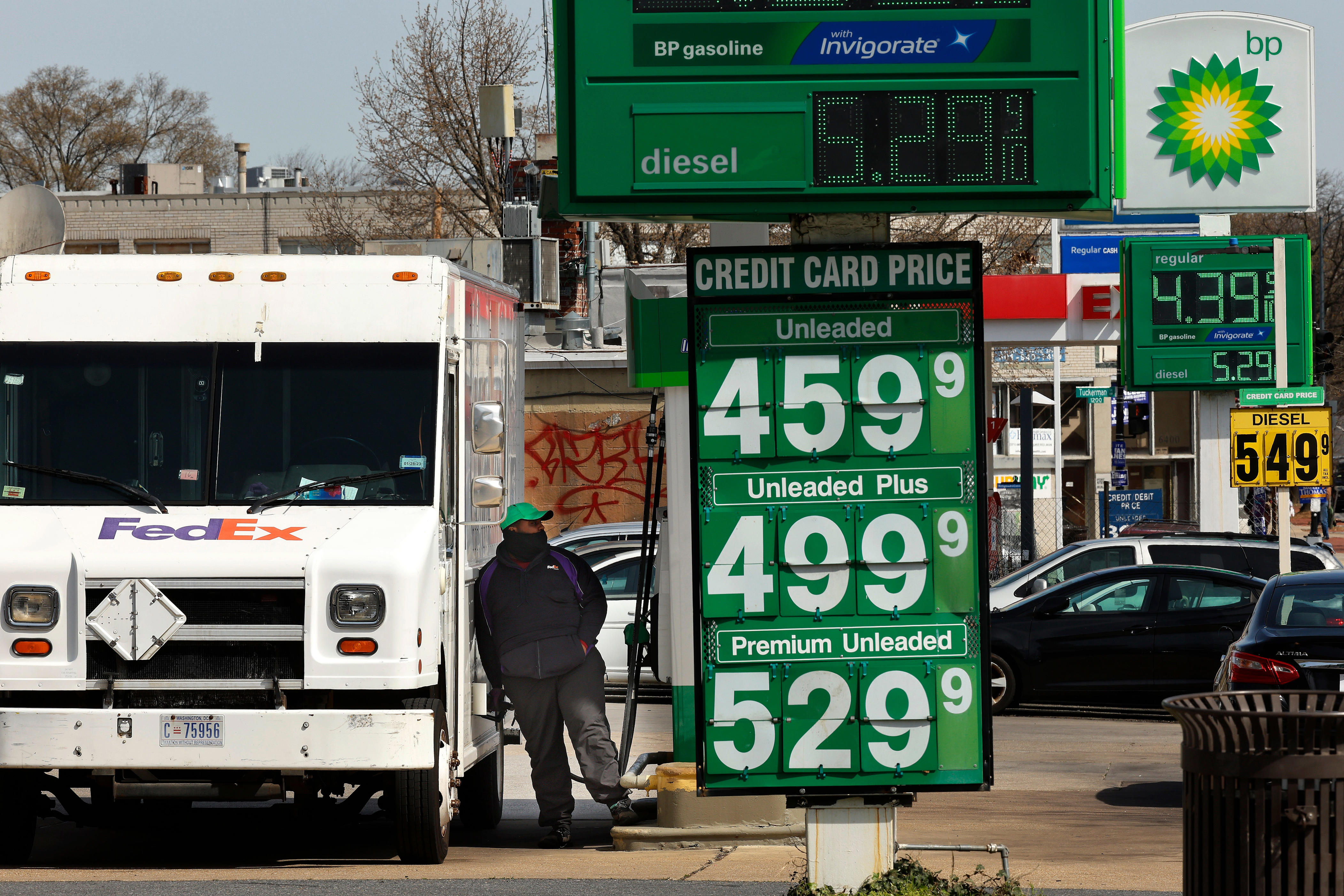 Gas prices are dropping. These states are seeing the biggest relief