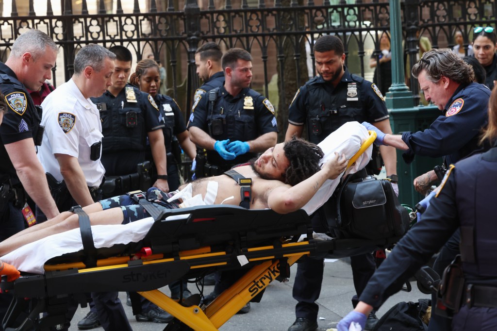 NYC straphanger initially believed to have been stabbed on NYC train ...