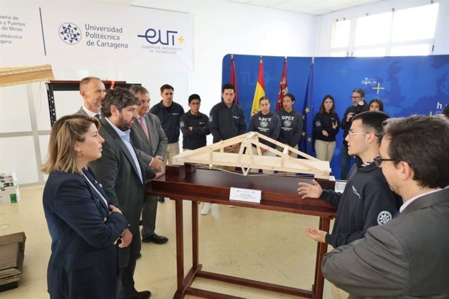 López Miras felicita a los estudiantes de la UPCT tras ganar las tres ...