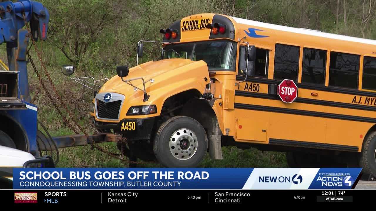 School bus crashes while carrying elementary students in Butler County