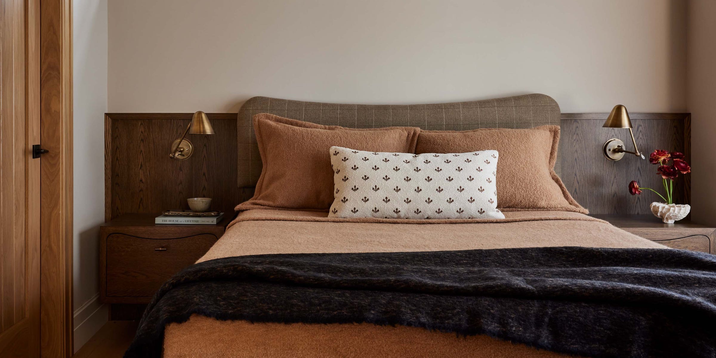 This Is the “Magic Number” of Bed Pillows to Have