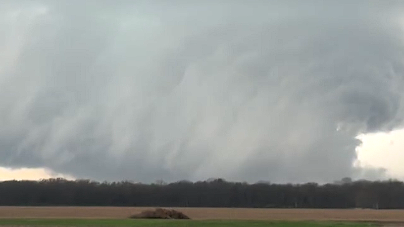 Another round of supercell storms developing over Iowa