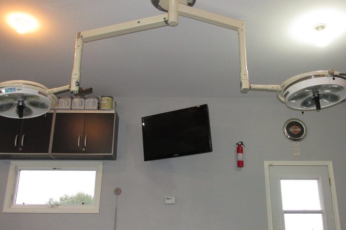 medical-lights-in-garage
