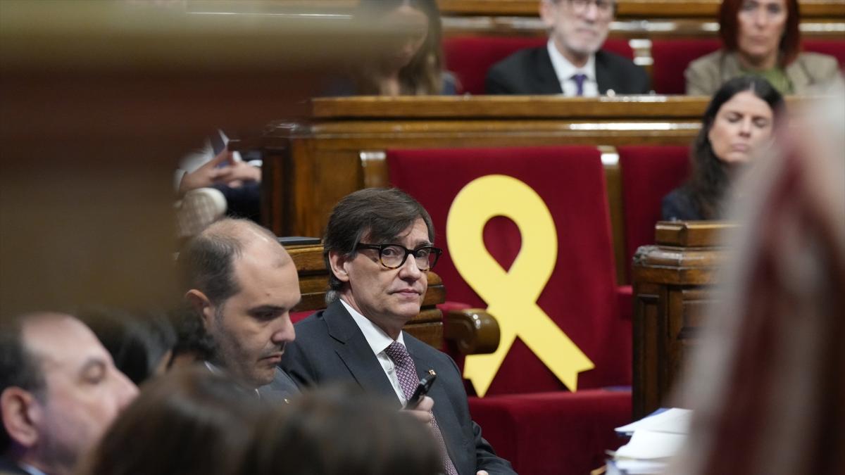 Illa desborda a los independentistas en la imposición del catalán