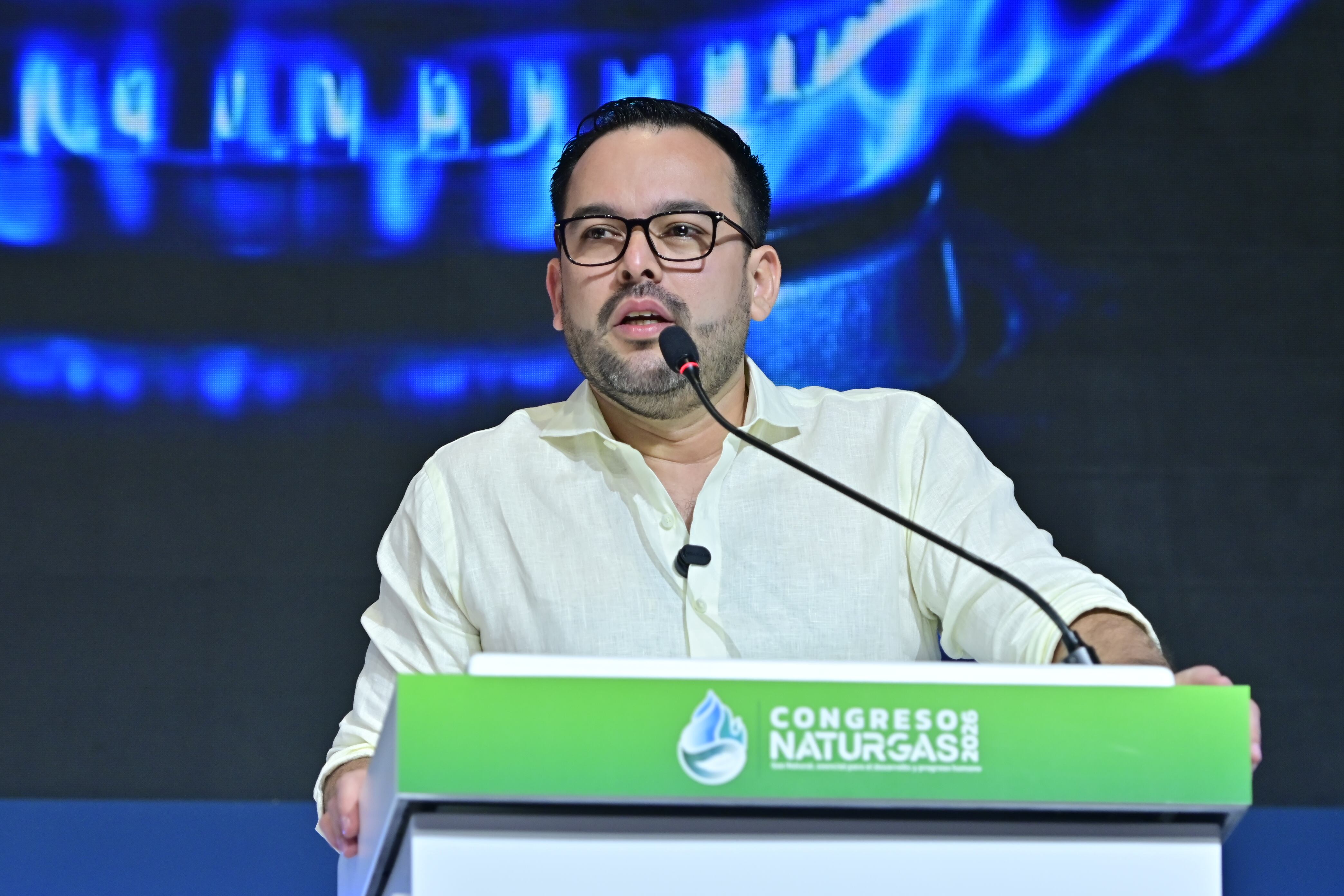 El ministro Edwin Palma habla desde el Congreso de Naturgas: el ...