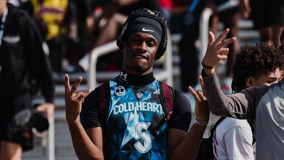 Texas A&M gets recruiting win and lands commitment from elite WR