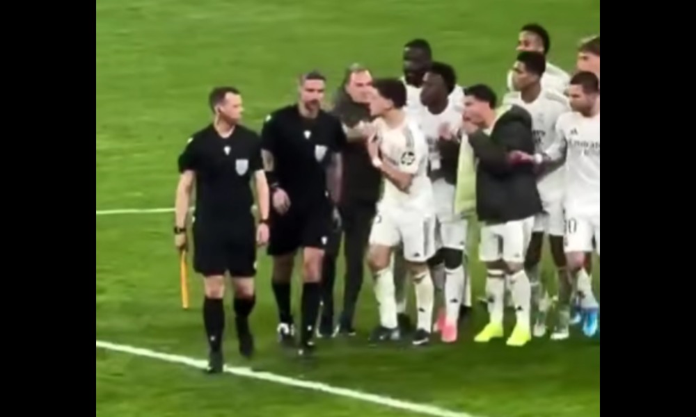 Furia de jugadores del Real Madrid con árbitro tras perder en Champions