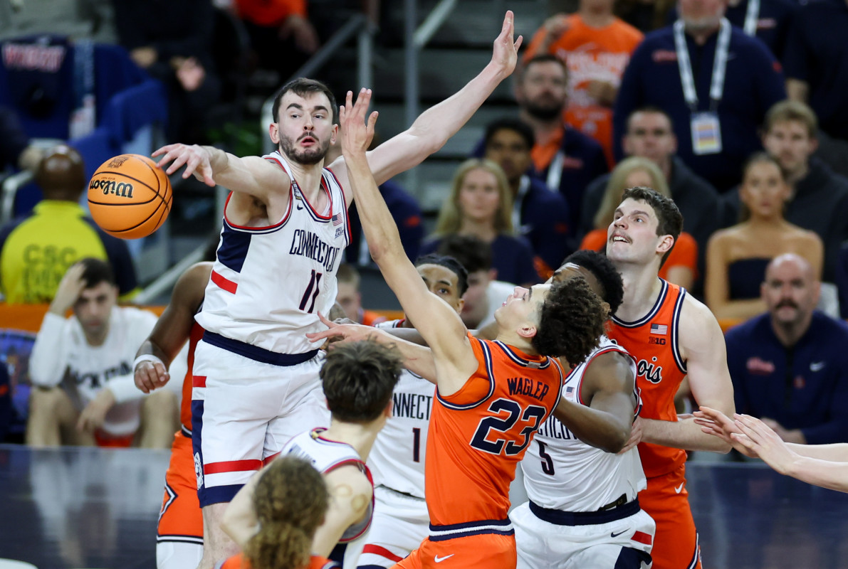 Final Four referees face backlash over UConn-Illinois calls