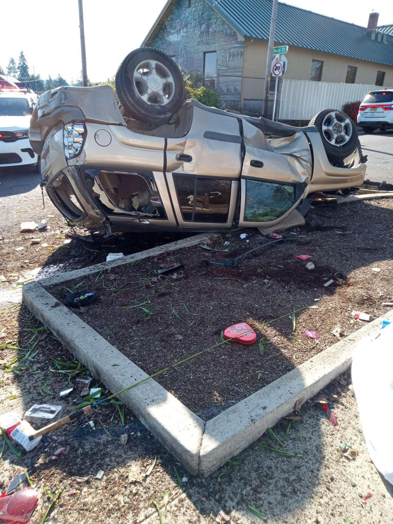 Driver arrested after rollover crash in Sweet Home; says he was ...