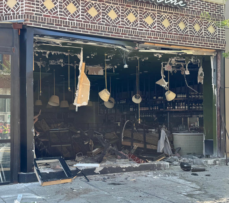 Bus crashes into Washington DC restaurant, 3 injured