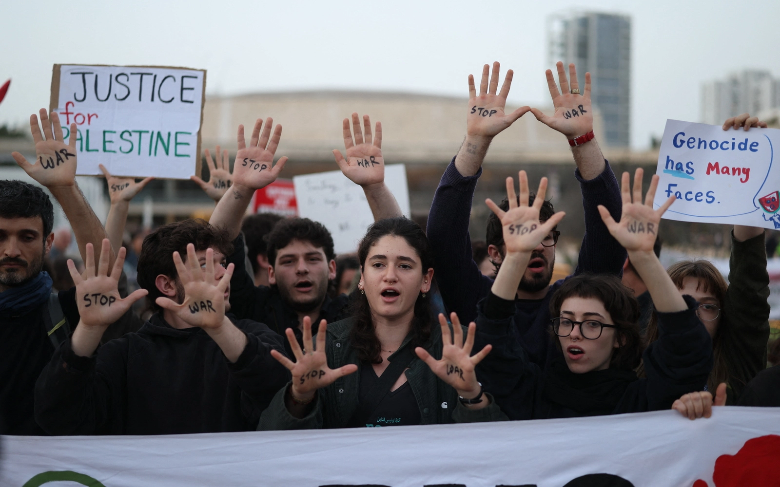 Israelis call for end to Iran war, chant 'Don't bomb'