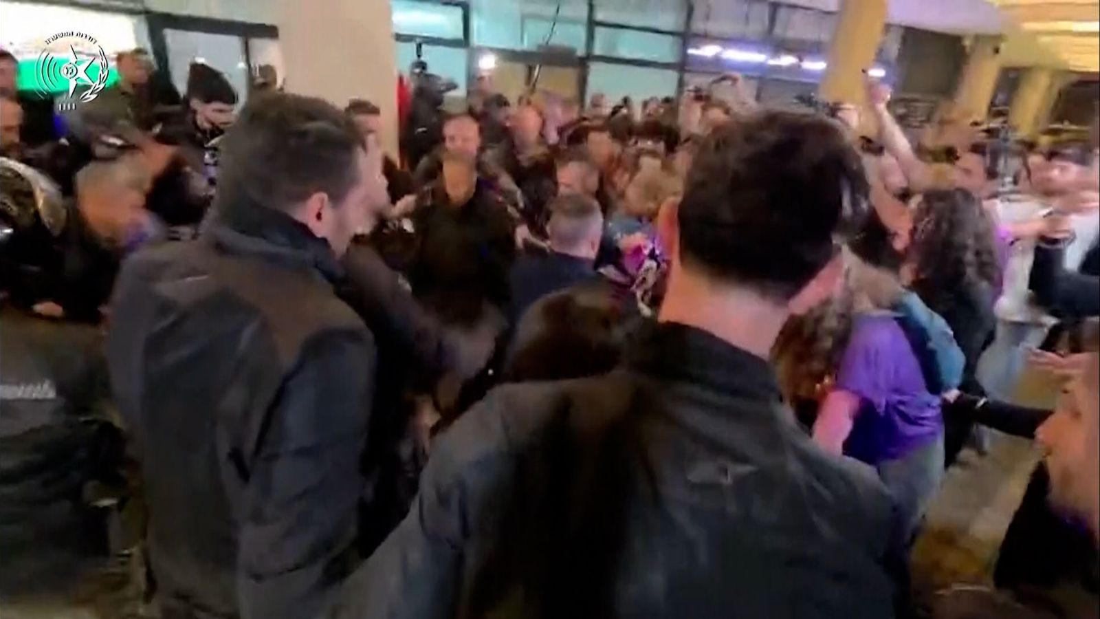 Israeli police arrest 10 anti-war protesters in Tel Aviv