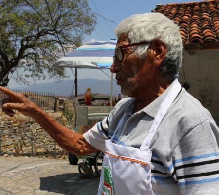 Semana Santa en Huixtac: jóvenes cargan cactus en sus espaldas como ...