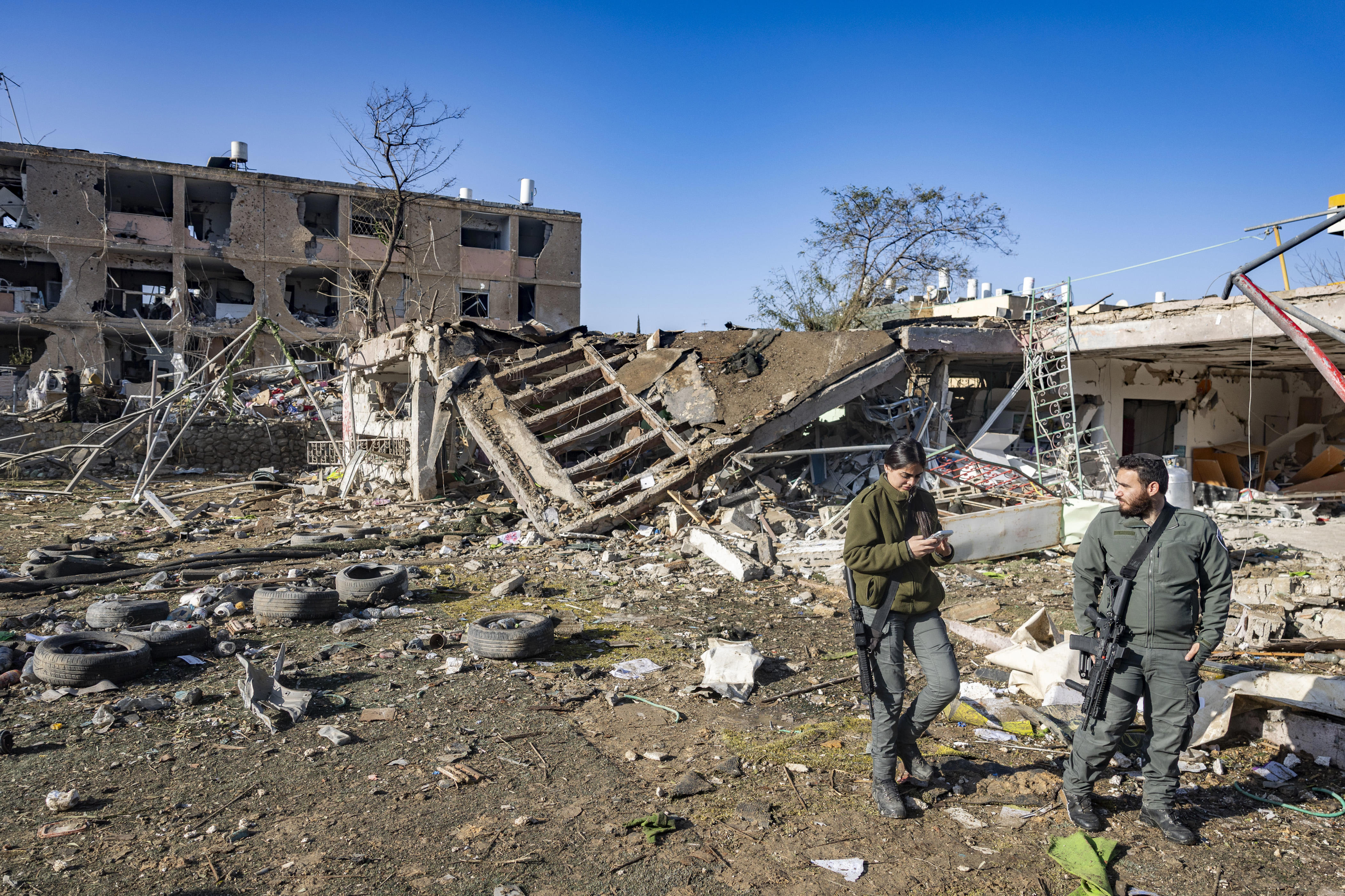 Looter indicted after pretending to be emergency worker at Dimona ...