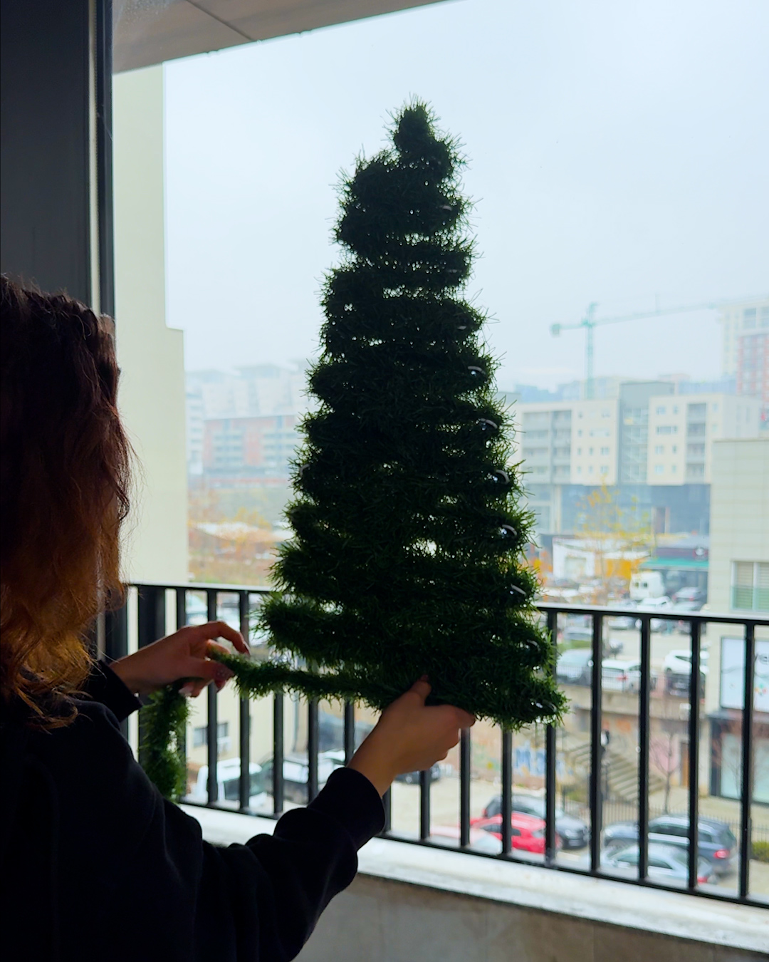 Festive window glow with this tree craft🎄