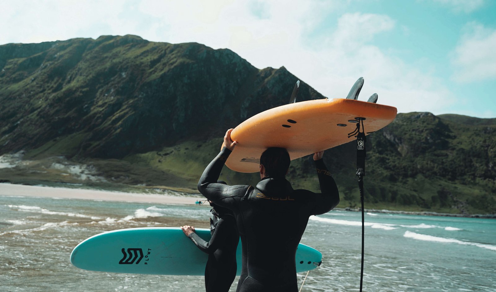 6 common beginner mistakes in surfing (and how you can fix them)