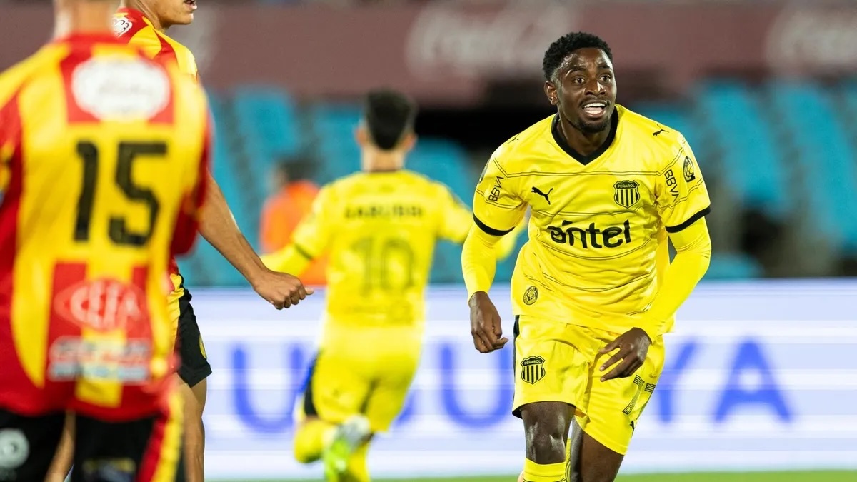 Peñarol derrotó a Progreso con doblete de Angulo y le respira en la ...