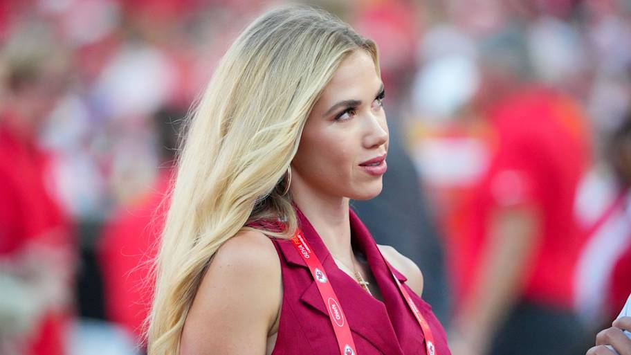 Chiefs heiress Gracie Hunt announces engagement to Derek Green with proposal pic<br><br>