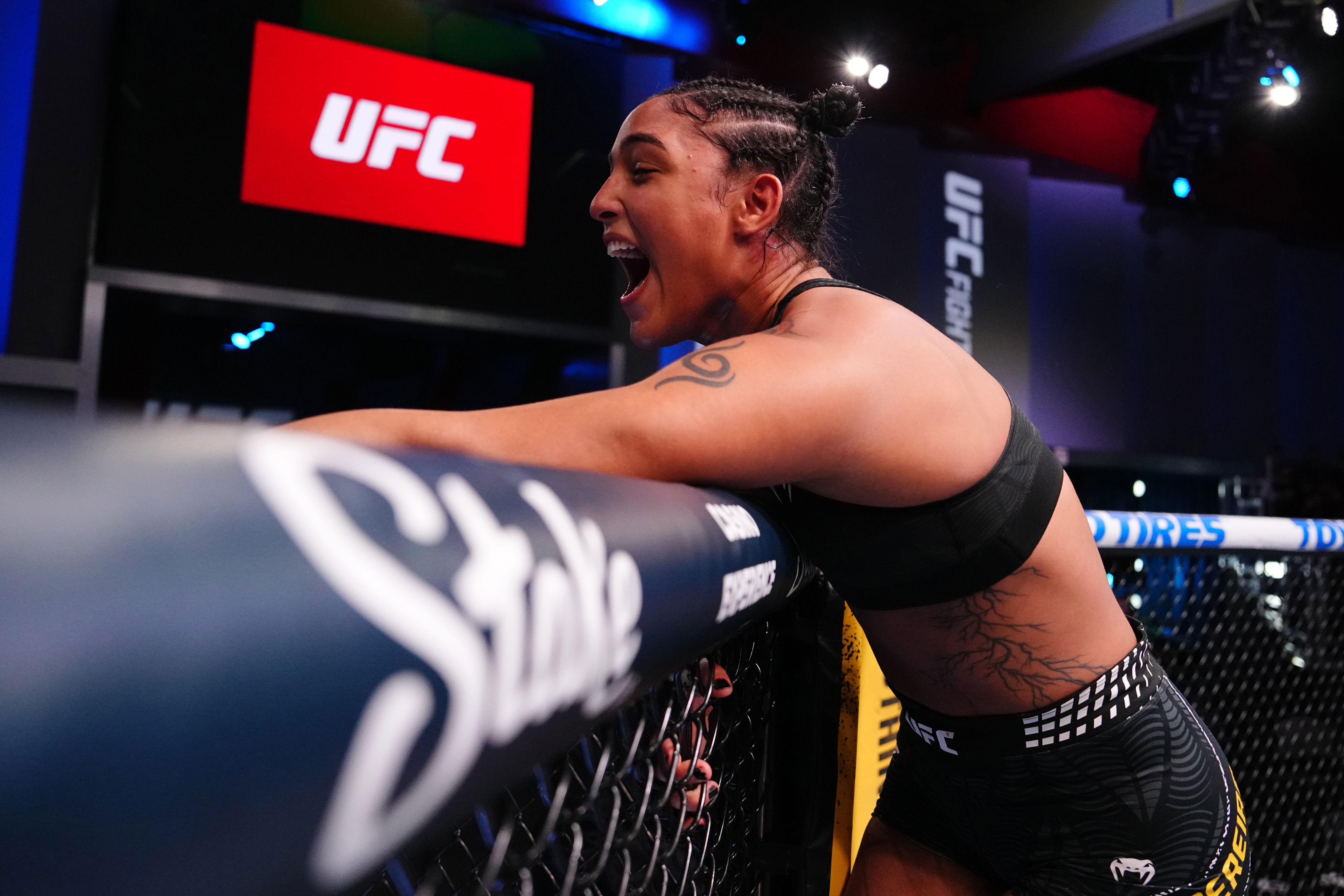 Cha-ching! Alice Pereira becomes youngest fighter to win $100K post-fight bonus | UFC Vegas 115<br>