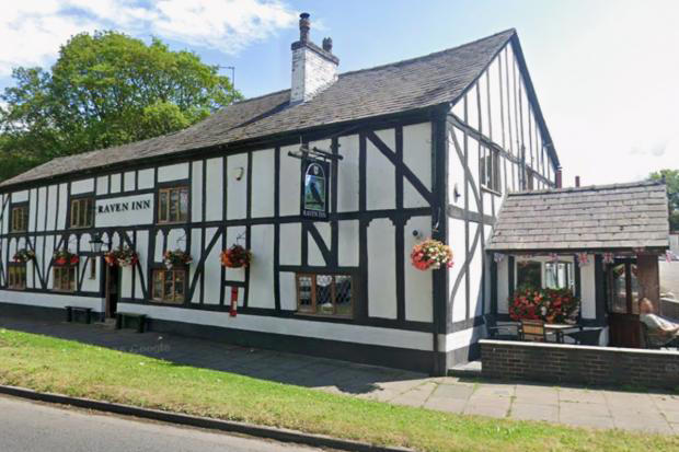 The scenic autumn walk near Warrington you need to try
