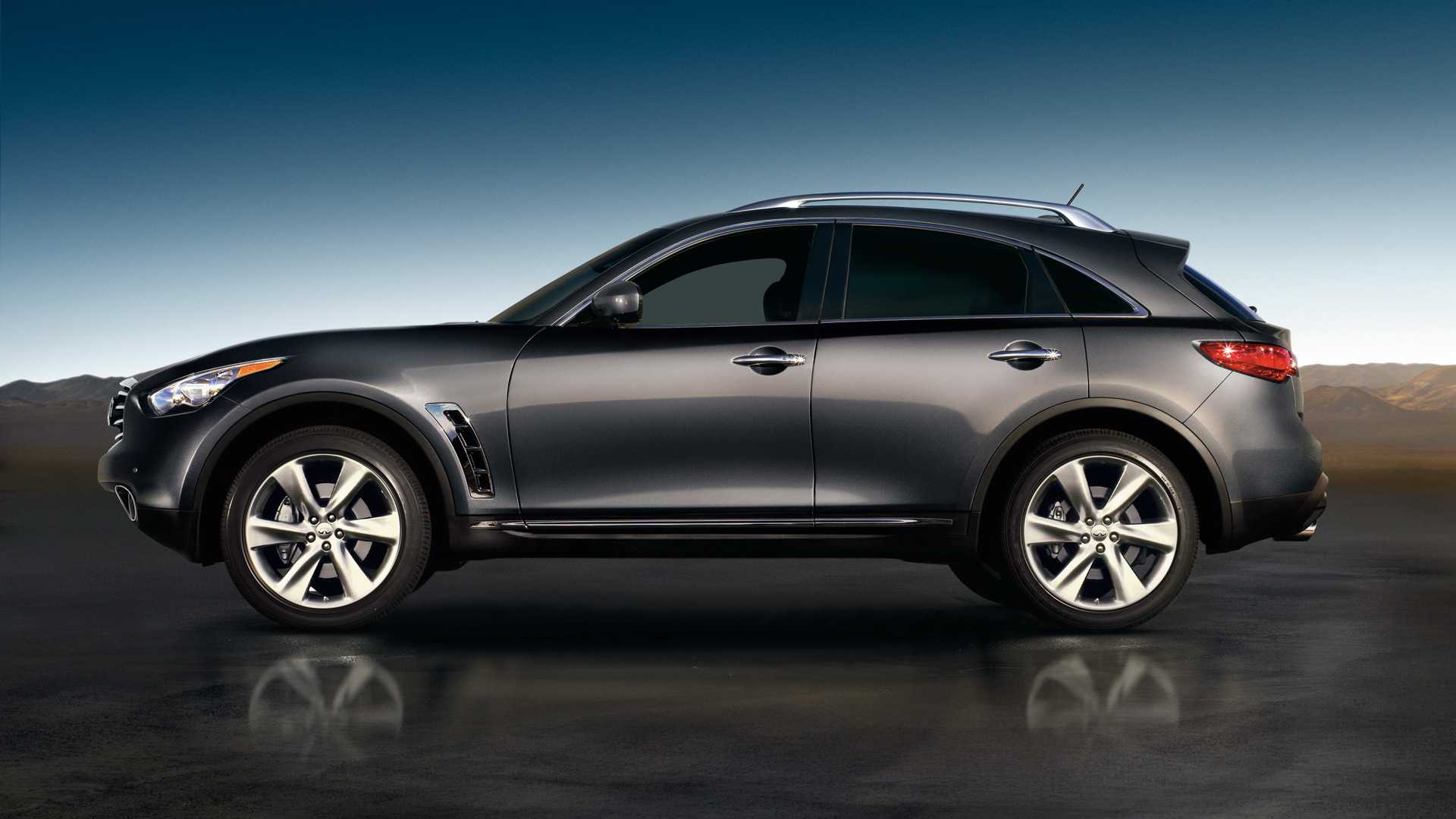 2013 Infiniti FX50 Side View