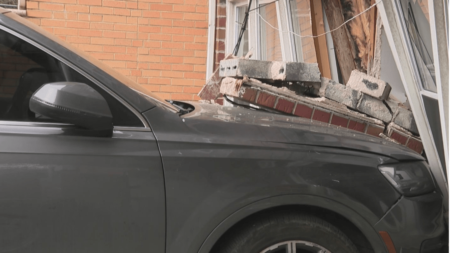 Brooklyn building evacuated after SUV slams into apartment<br><br>