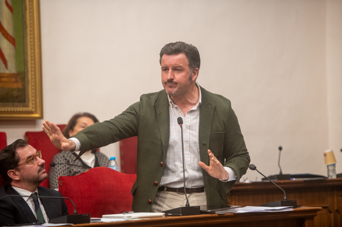 El alcalde de Elche se eclipsa a sí mismo