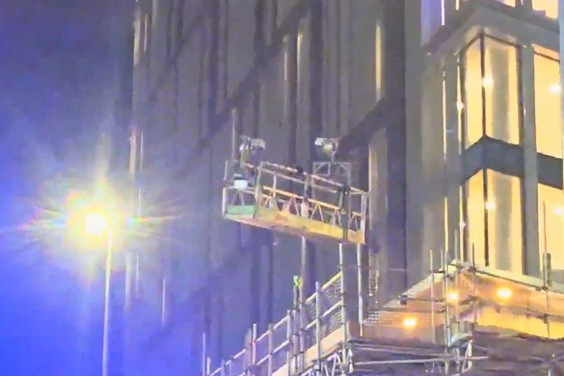 Video shows huge piece of equipment dangling from Lime Street building ...