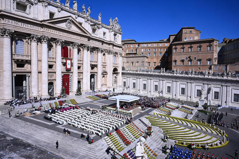 León XIV convoca una vigilia de oración por la paz en el Vaticano el ...